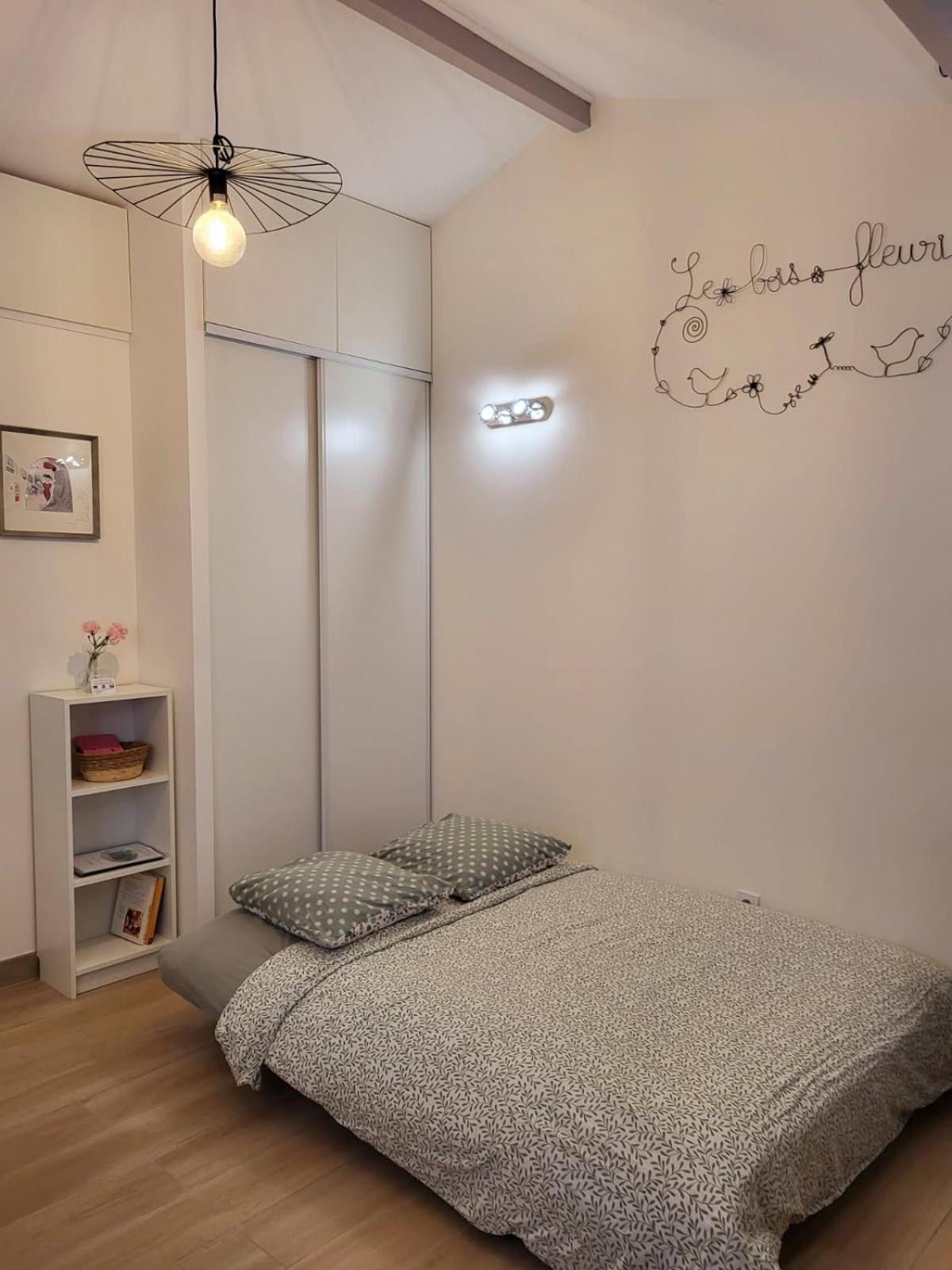 Maison Studio Le Bois Fleuri Croissy-Beaubourg Luaran gambar